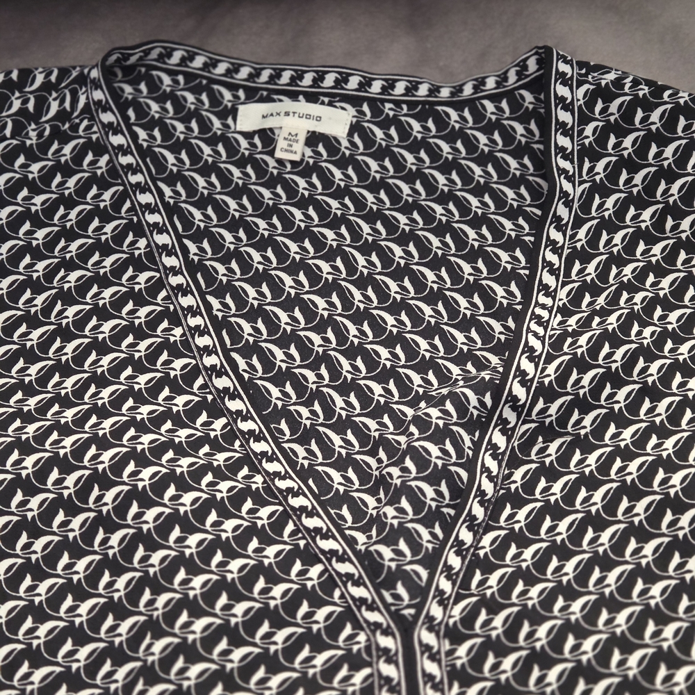 Max Studio Black and White Patterned Top